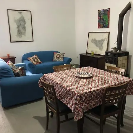 Al Faro Nyaraló
